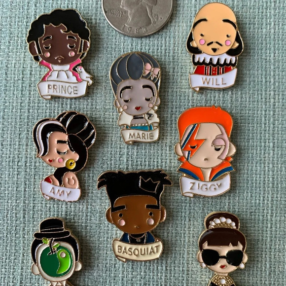 Brand new Audrey Hepburn iconic people enamel pin Breakfast at Tiffany’s - Picture 4 of 6